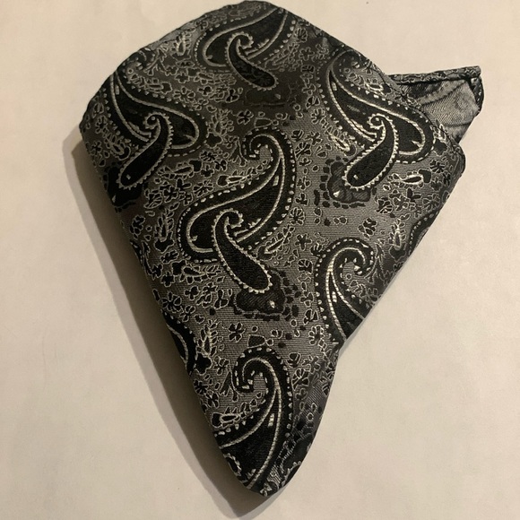 Black & Silver Paisley jacket square - Picture 1 of 2